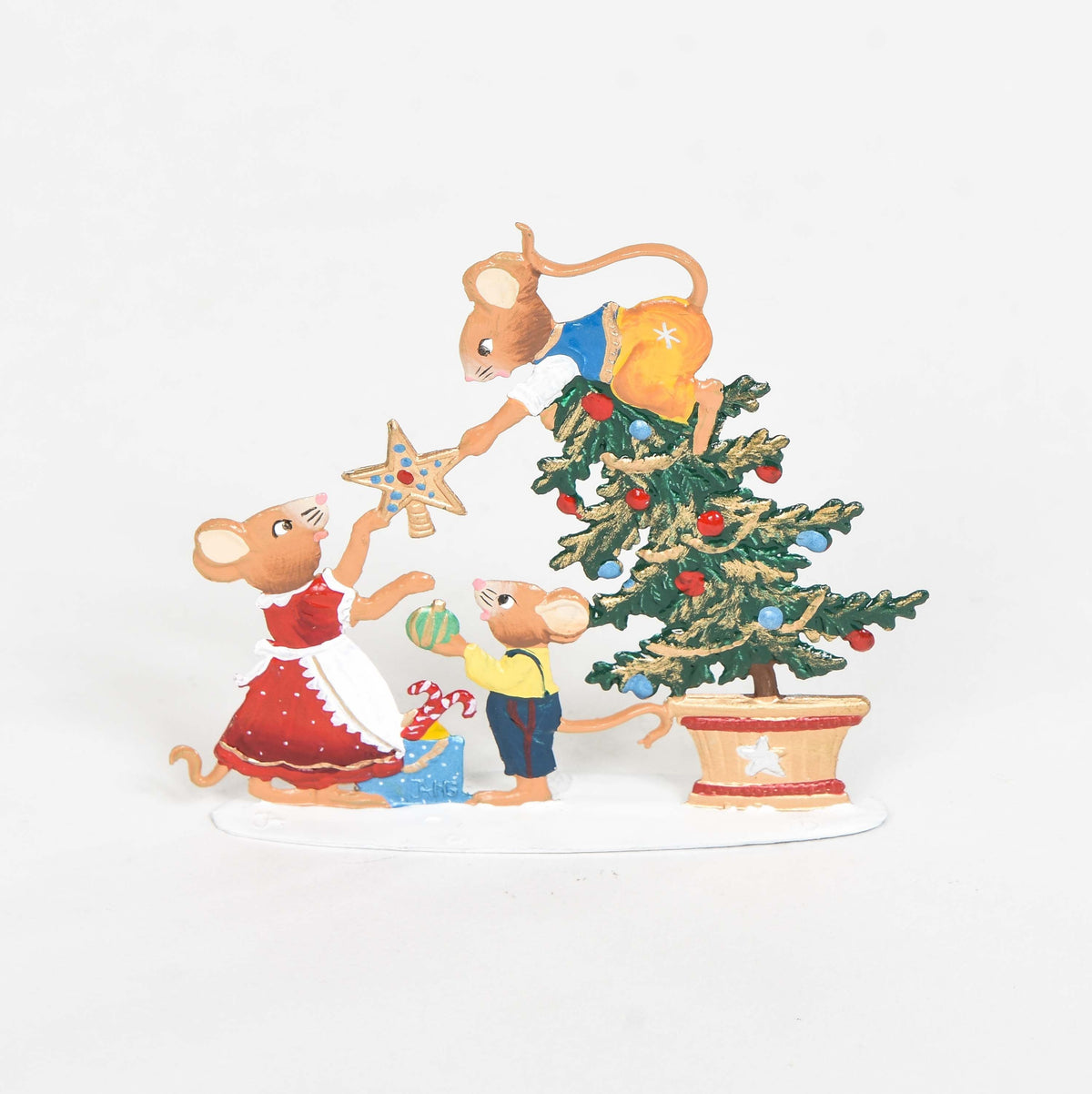 Mouse Carrying Xmas Tree